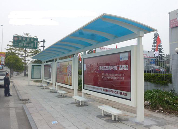 金壇城市一景 公交車(chē)候車(chē)亭的溫暖與思考